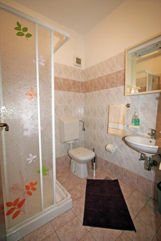 Family Friendly Apartments Pula Ruang foto