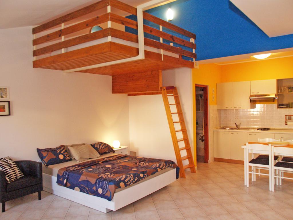 Family Friendly Apartments Pula Bagian luar foto